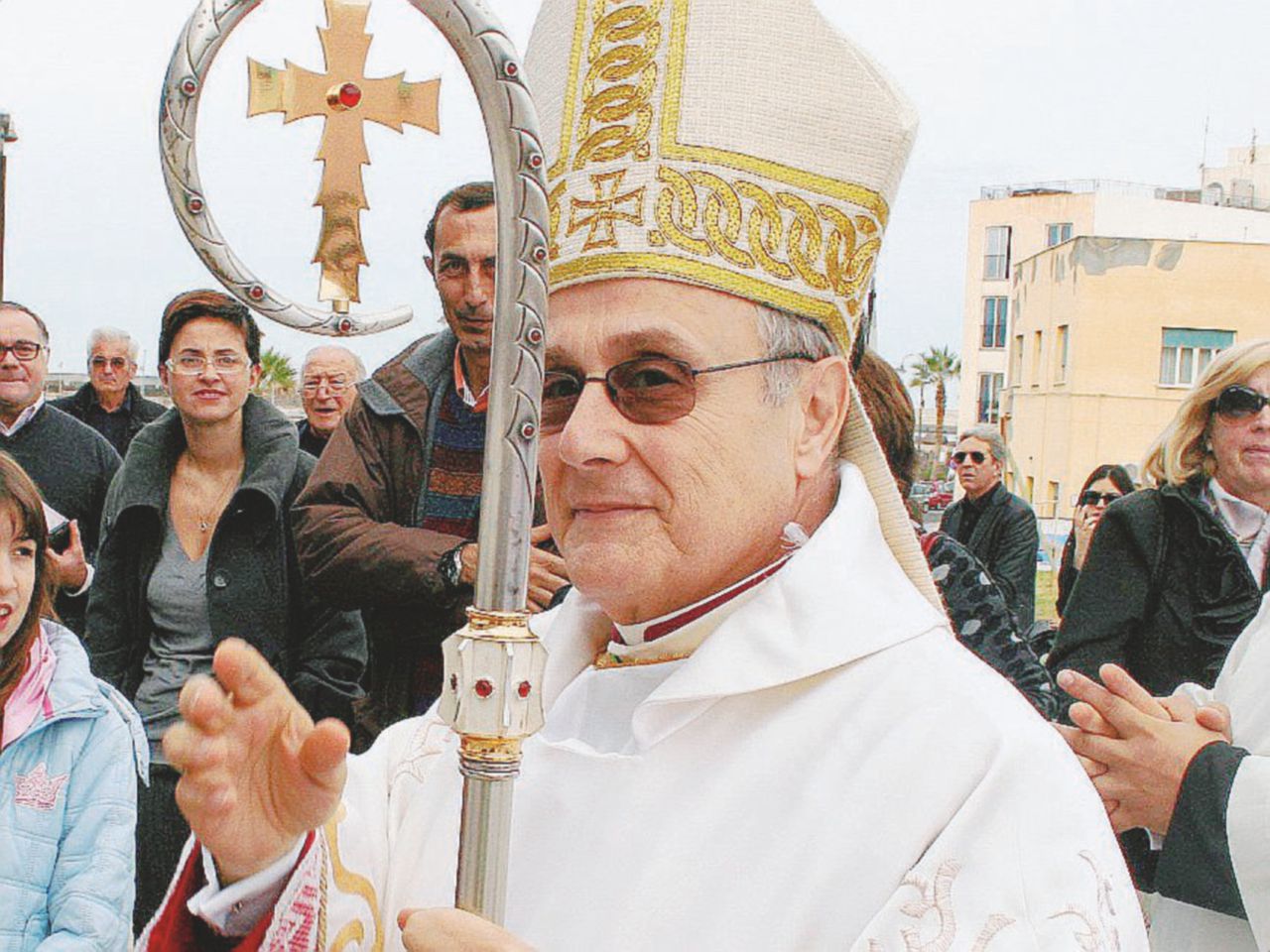 Il vescovo di Mazara del Vallo, monsignor Domenico Mogavero - Ansa Ancora accuse al vescovo: abuso d’ufficio e truffa per la parrocchia da 3 milioni