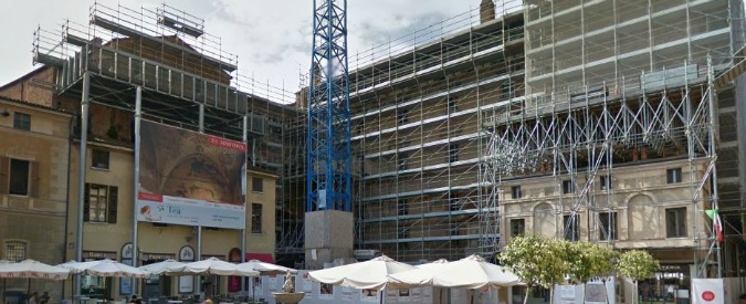 Mantova, soldi dal Cipe per il Palazzo del Podestà. M5s e Fi: “Troppe scorciatoie”. Il sindaco: “Tutto regolare”
