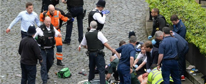 Copertina di Attentato Londra, Tobias Ellwood il deputato eroe che ha tentato di salvare l’agente Keith Palmer