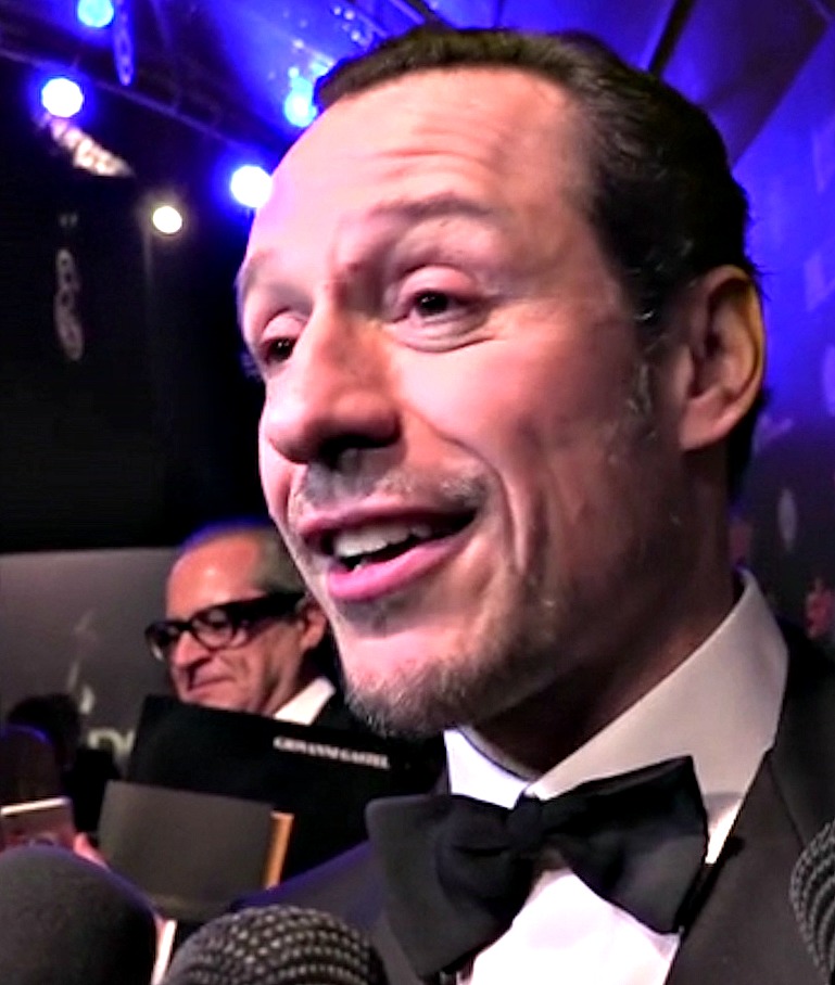 Copertina di David 2017, Accorsi come Loris di “Veloce come il vento”: “Vacca boia abbiamo vinto il campionato”