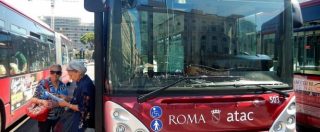 Copertina di Roma, Atac sperimenta i tornelli nei bus sul “modello Londra”: sarà impossibile entrare senza biglietto