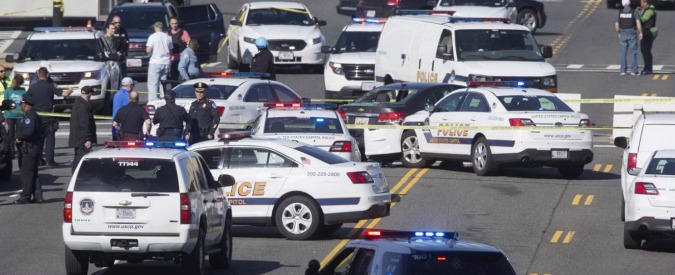 Copertina di Usa, tenta di investire una pattuglia della polizia. Fermata una donna a Capitol Hill