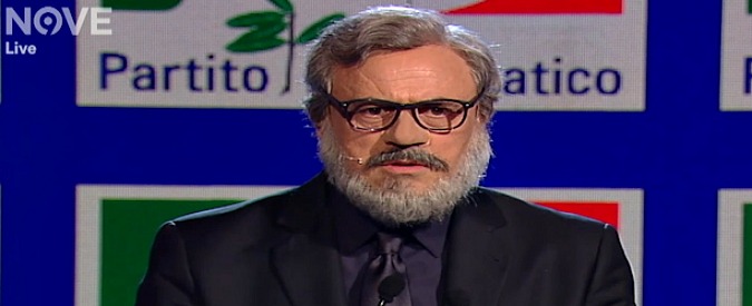 Copertina di Il monologo di Crozza-Emiliano: “Io voglio bene a Renzi: quando lo vedo gli vado incontro e per la gioia mi dimentico che sono in macchina”