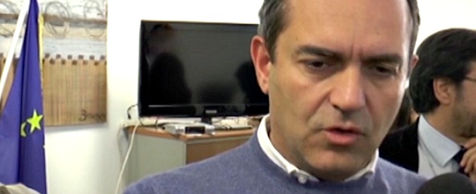 Copertina di Fuorionda De Luca, de Magistris: “Atteggiamento compulsivo e ossessivo nei miei confronti. Io pronto a incontrarlo”