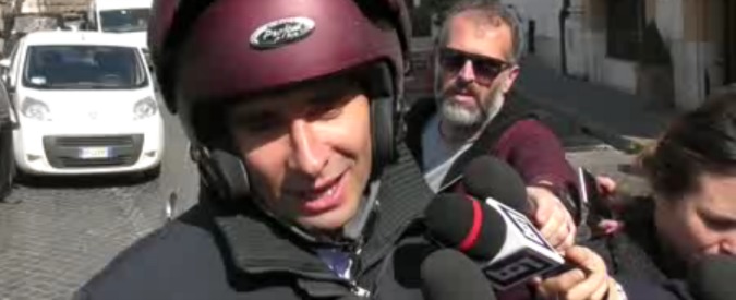 Copertina di M5S Genova, Di Battista: “Lista non certificata? Andate ad ascoltare Buzzi”