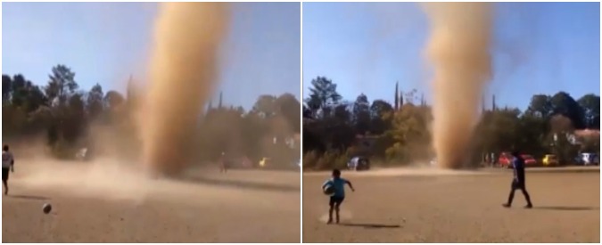 Copertina di Il diavolo interrompe la partita di calcio. Ma è “di polvere”: il fenomeno ripreso in Guatemala