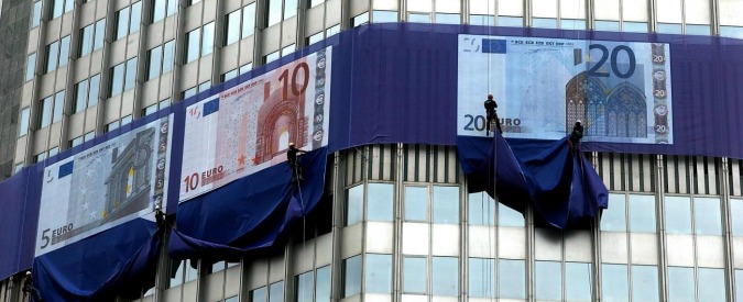 Euro, falsi miti e realtà sull’abbandono della moneta unica. Dal calo del potere d’acquisto alle banche a rischio crac