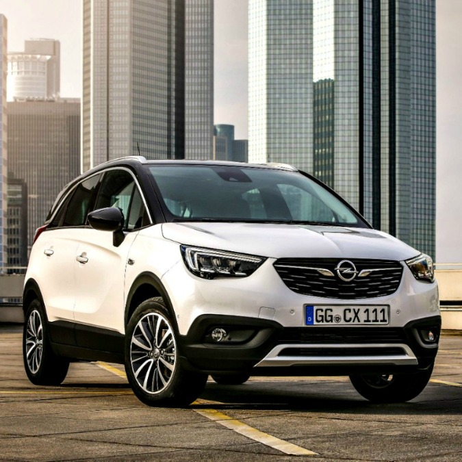 Copertina di Opel Crossland X, iniziano le vendite del suv compatto tedesco. Prezzi a partire da 16.900 euro – FOTO