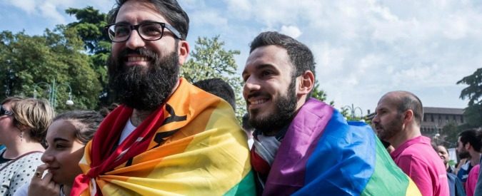 Coppie gay, il riconoscimento dei diritti migliora la vita