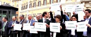 Copertina di Trattati di Roma, sit-in della Lega Nord davanti alla Camera: “Nulla da festeggiare, abbiamo piano per uscire dall’euro”