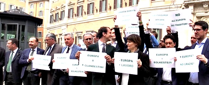 Copertina di Trattati di Roma, sit-in della Lega Nord davanti alla Camera: “Nulla da festeggiare, abbiamo piano per uscire dall’euro”