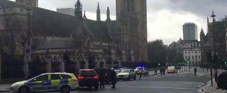 Copertina di Attentato a Londra, Parlamento inglese isolato. Decine di ambulanze a Westminster Bridge
