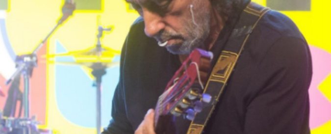 Fausto Mesolella, addio al chitarrista della Piccola Orchestra Avion Travel: ‘Na stella (da ascoltare) per ricordarlo