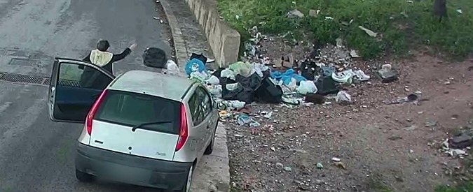 Copertina di Lotta agli incivili, abbandonano l’immondizia: il comune di Comiso pubblica i video