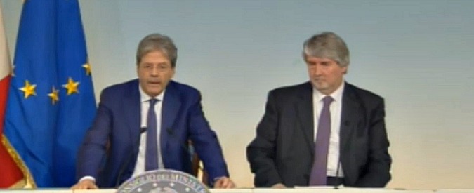 Copertina di Abolizione voucher, Poletti: “Sconfitta del governo? Non era una gara con la Cgil”