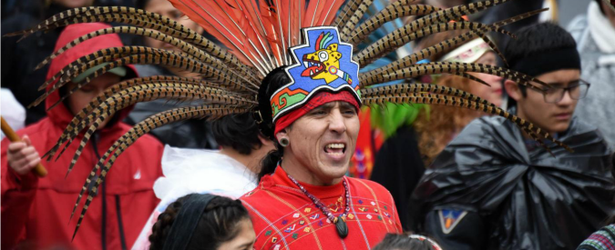 Copertina di Usa, i Sioux non si arrendono: marcia a Washington contro l’oleodotto voluto da Trump. “La nostra terra è sacra”