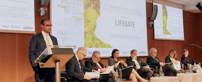 Sostenibilità, gli italiani sono a favore di bio e km 0 (ma poi mangiano tutt’altro)