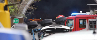 Copertina di Liguria, tir travolge un cantiere su autostrada: due morti e nove feriti. Camionista arrestato per omicidio colposo