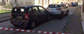 Copertina di Vercelli, sperona l’auto dell’ex moglie e poi l’accoltella: la donna è in fin di vita