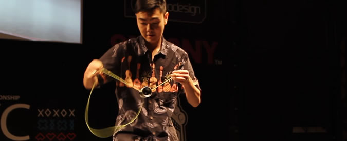 Copertina di Altro che giocattolo. Guardate cosa riesce a fare questo ragazzo con un semplice yo-yo