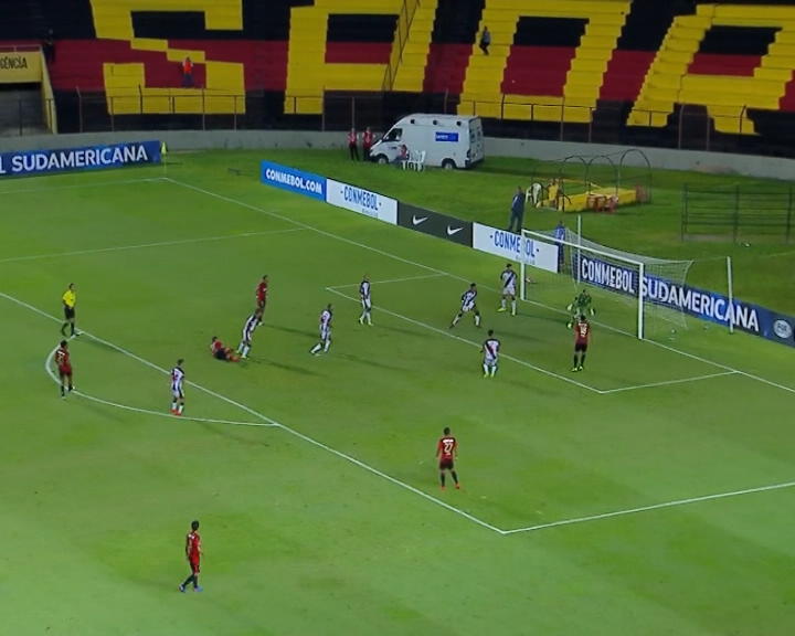 Copertina di Quando il calcio è uno spettacolo: triplice sforbiciata degli attaccanti brasiliani