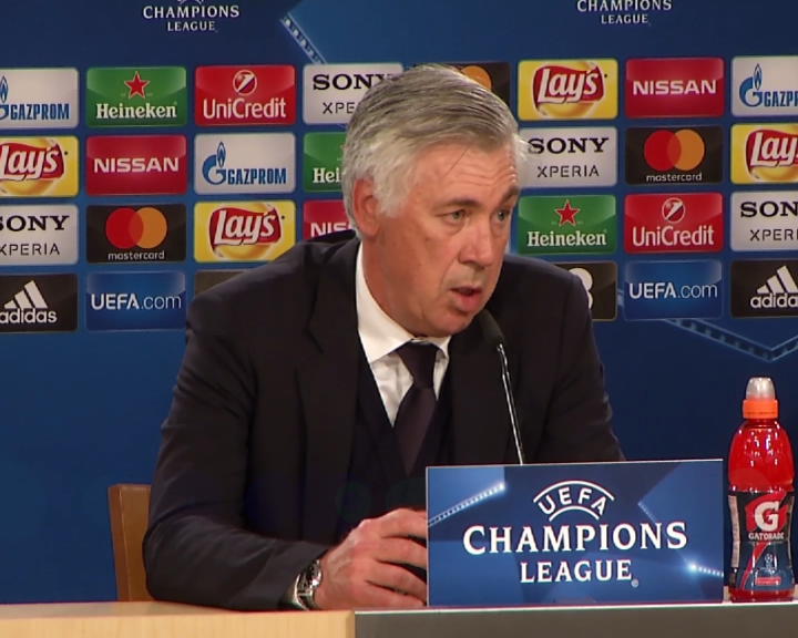 Copertina di Bayern, Ancelotti furioso dopo eliminazione col Real: “Penalizzati dall’arbitro. Serve prova tv, troppi errori”