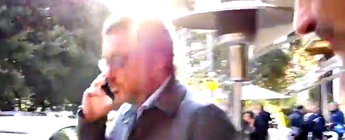 Copertina di Staff M5s contro direttore Tg1 Orfeo: “Perché censura Raggi?”. Pd: “Finti giornalisti pagati con soldi pubblici”