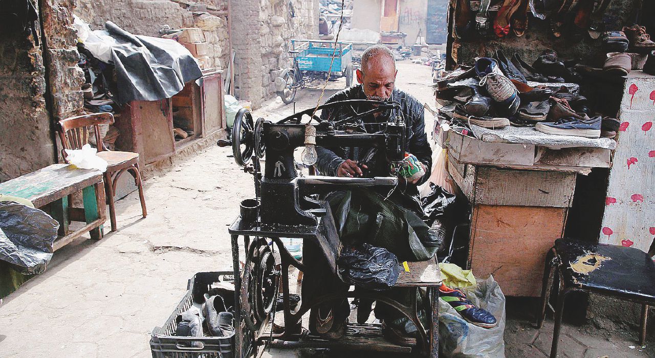 Impoveriti - Vita quotidiana e proteste al Cairo, il 28% della popolazione vive sotto la soglia della povertà - Ansa Più fame e terrore che diritti calpestati: le paure dell’Egitto