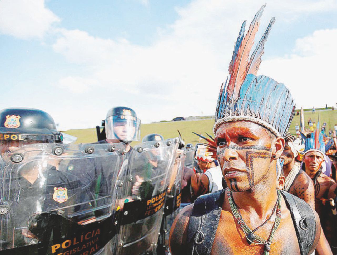 Indios sul sentiero di guerra Indios sul sentiero di guerra
