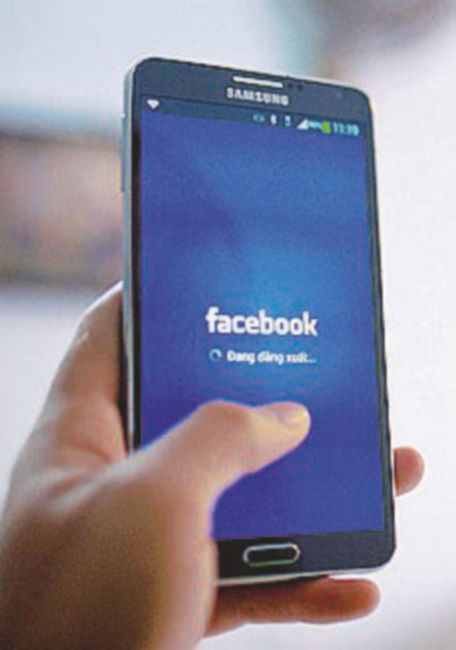 Facebook ammette: “Usati per propaganda a base di fake news” Facebook ammette: “Usati per propaganda a base di fake news”