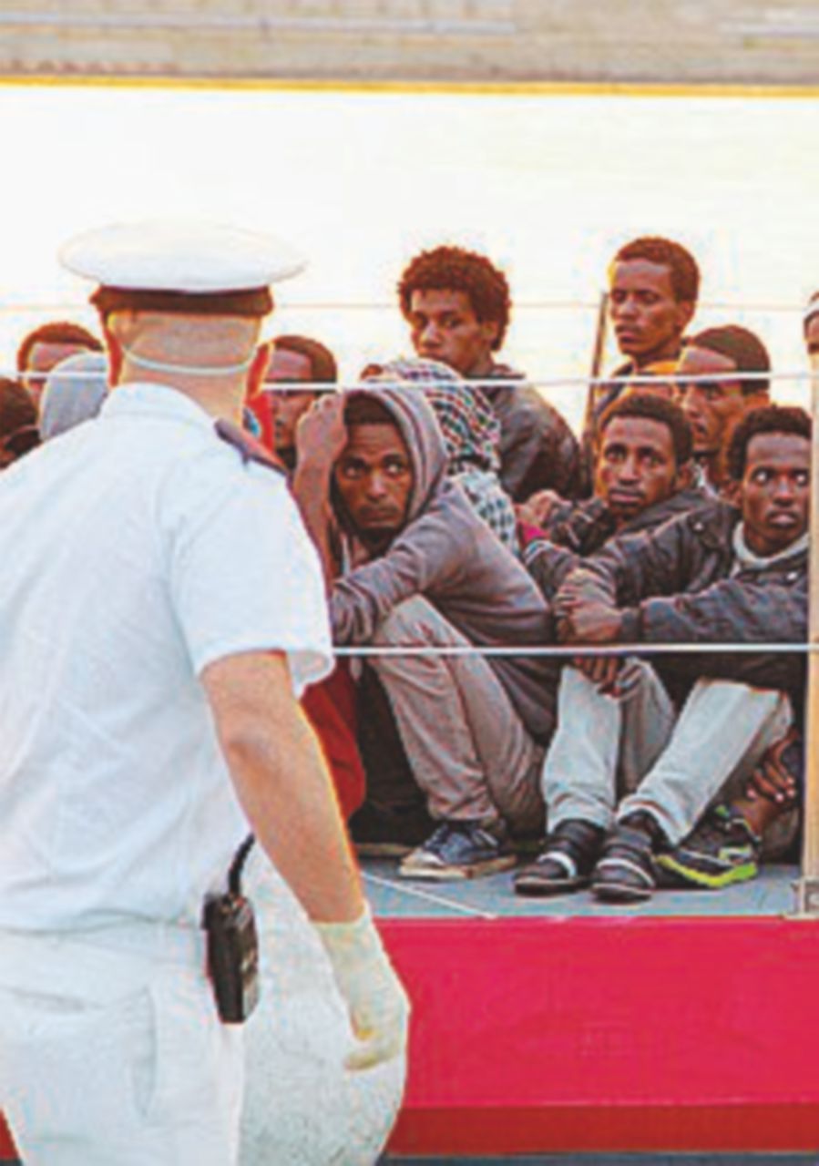 Altri 330 migranti sbarcati al Sud, nel 2017 già 27 mila Altri 330 migranti sbarcati al Sud, nel 2017 già 27 mila
