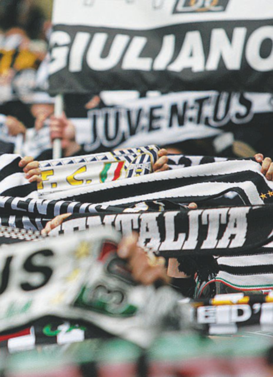 In curva - Tifosi della Juve - LaPresse Juventus, il capo ultras faceva l’informatore per i nostri Servizi segreti