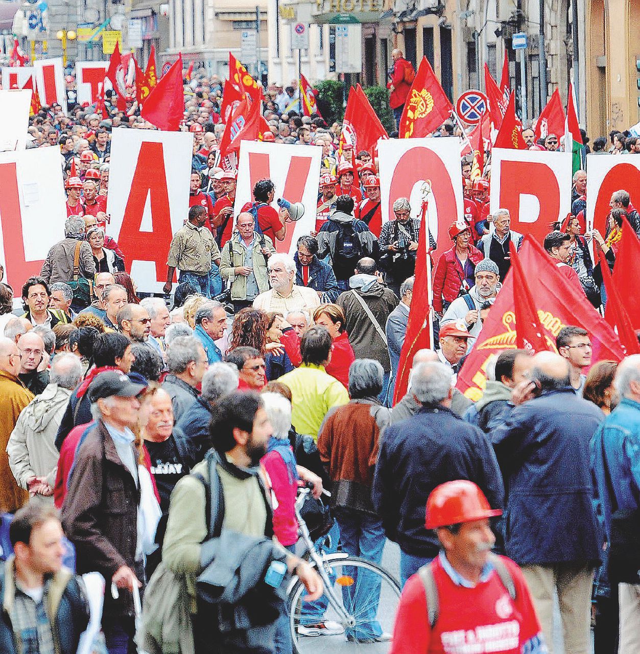 Crisi, cassa e licenziamenti: la festa al lavoro che non c’è Crisi, cassa e licenziamenti: la festa al lavoro che non c’è