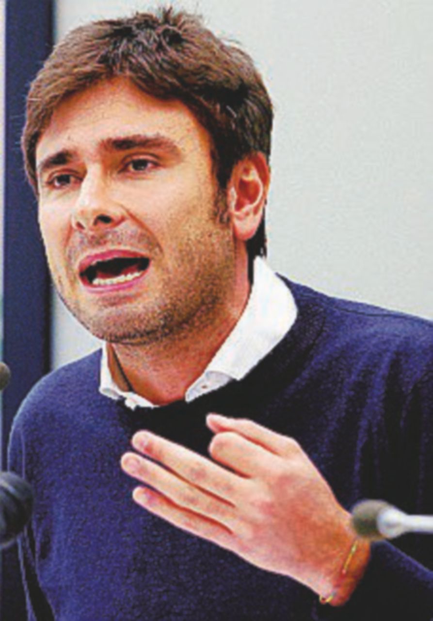 Di Battista: la stampa ci attacca, io dipinto come un delinquente Di Battista: la stampa ci attacca, io dipinto come un delinquente