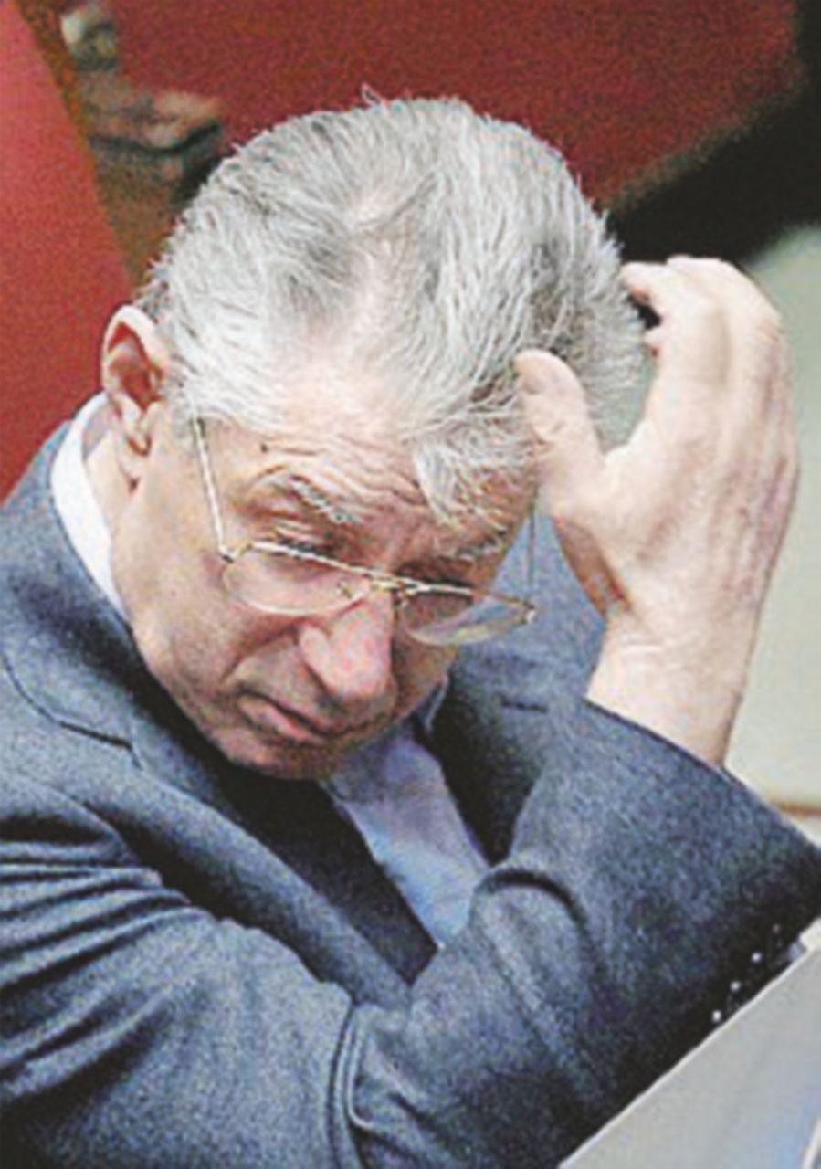 Pm: condannate Bossi a 4 anni e la Lega Nord restituisca 56 milioni Pm: condannate Bossi a 4 anni e la Lega Nord restituisca 56 milioni
