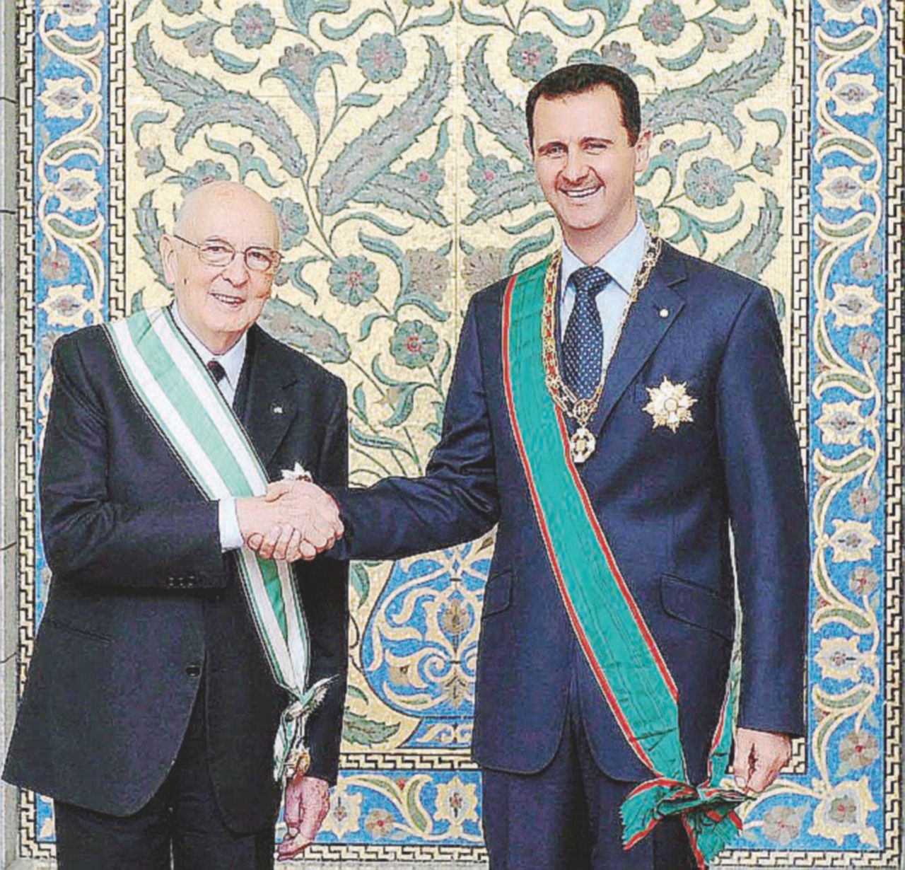 Giorgio Napolitano con Bashar al Assad a Damasco nel marzo del 2010 - Ansa Poi c’è l’Italia: né con Washington né con Mosca