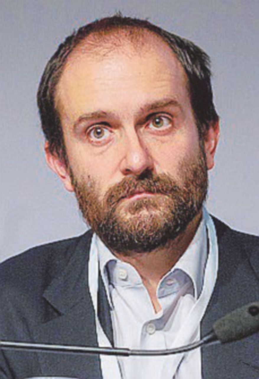 Il ministro corteggia il Cavaliere: fermata norma salva-Mediaset Il ministro corteggia il Cavaliere: fermata norma salva-Mediaset