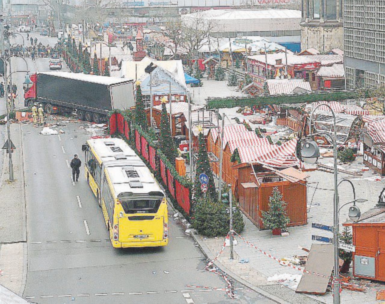 “Eroe contro i crociati” - La strage del mercatino di Natale a Berlino compiuta dal tunisino Anis Amri - Ansa La parabola della morte del “lupo solitario”