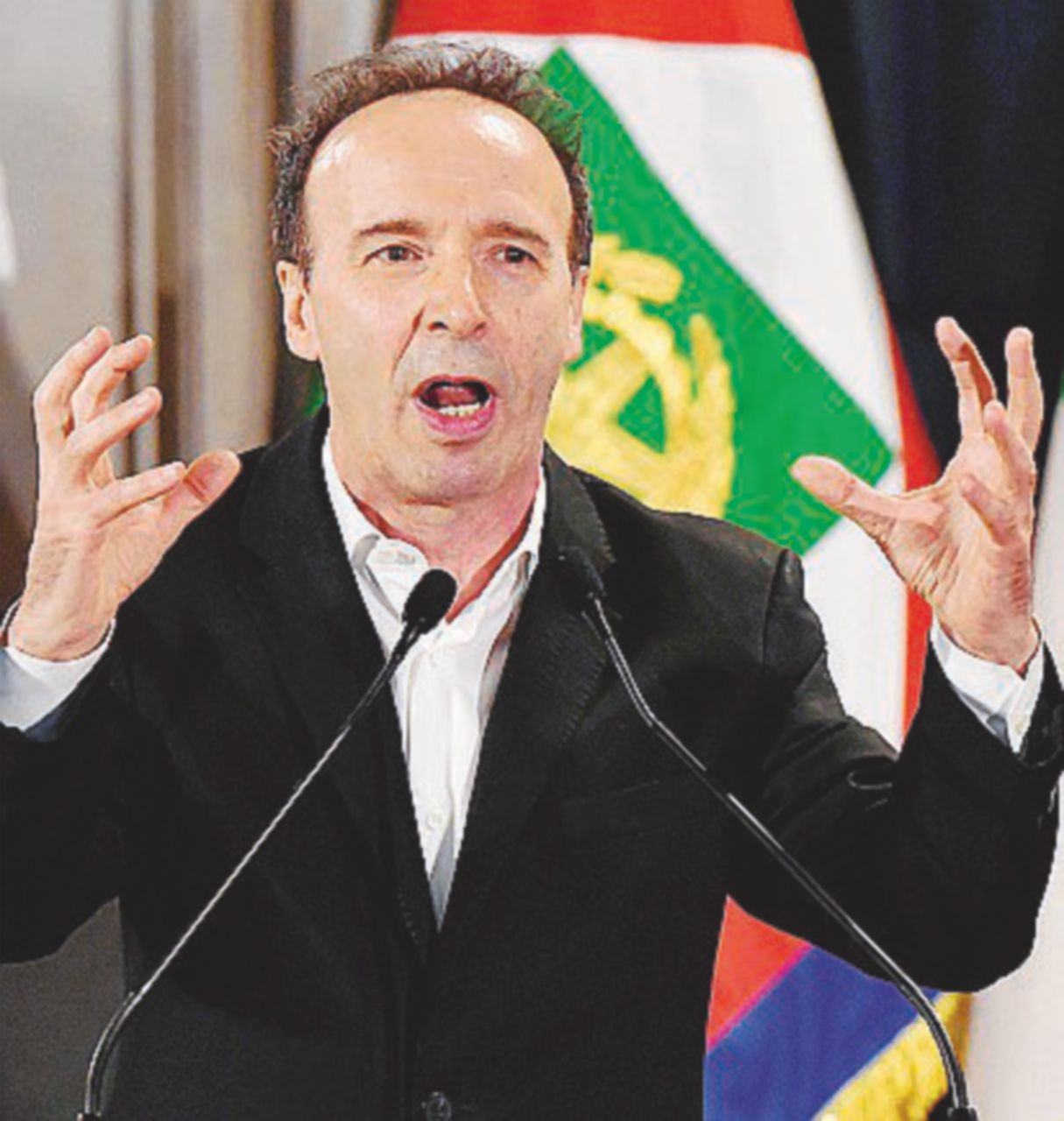 Copertina di Benigni diffida Report, il web si ribella. A difenderlo c’è solo Rondolino