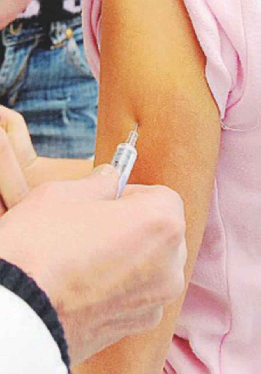 Infermiera fingeva di vaccinare i bambini e poi gettava le fiale Infermiera fingeva di vaccinare i bambini e poi gettava le fiale