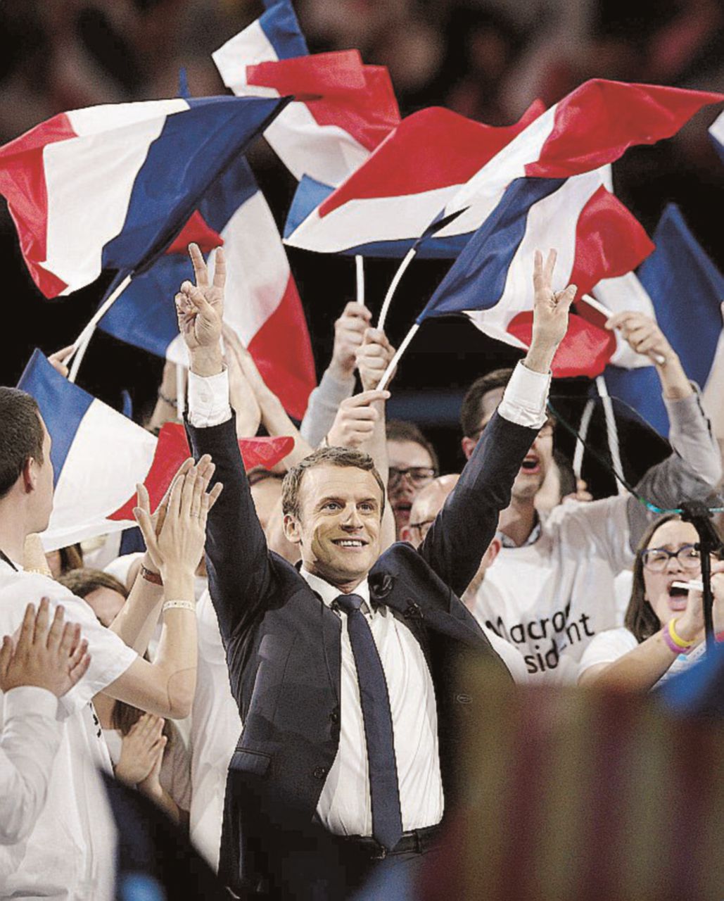 Attore consumato - Emmanuel Macron durante un comizio - Ansa La terza via del “populista mondano”