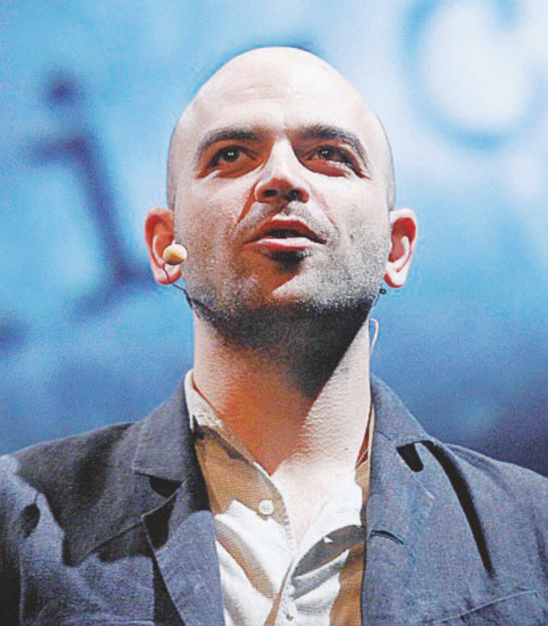 Copertina di Saviano, quando i Casalesi gli dissero che doveva “ringraziare di essere vivo”