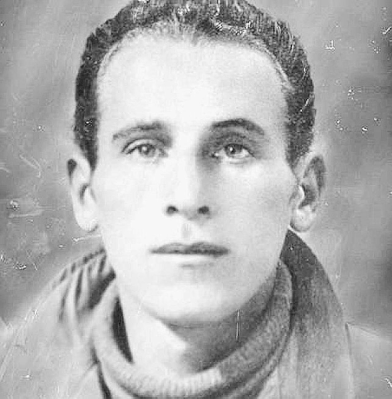 Protagonista - Nella foto Uber Pulga, nato nel 1919 a Felonica (Mantova) e morto fucilato dai suoi camerati nel ’45 “Se mi ammazzi diventi uguale me, anche se mi tolgo la divisa e la brucio”
