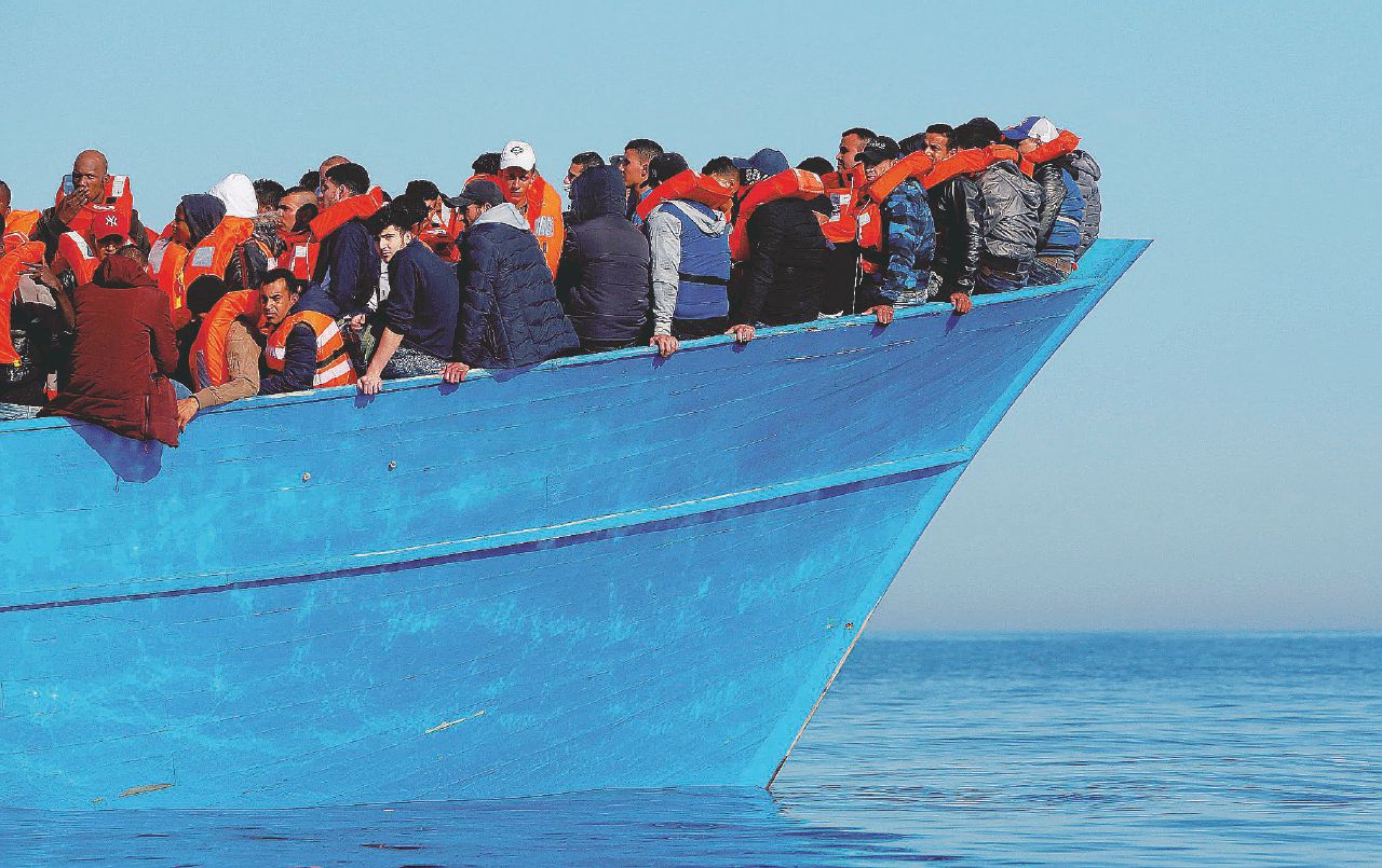 Migranti, il caos delle Ong dopo la ritirata dell’Europa