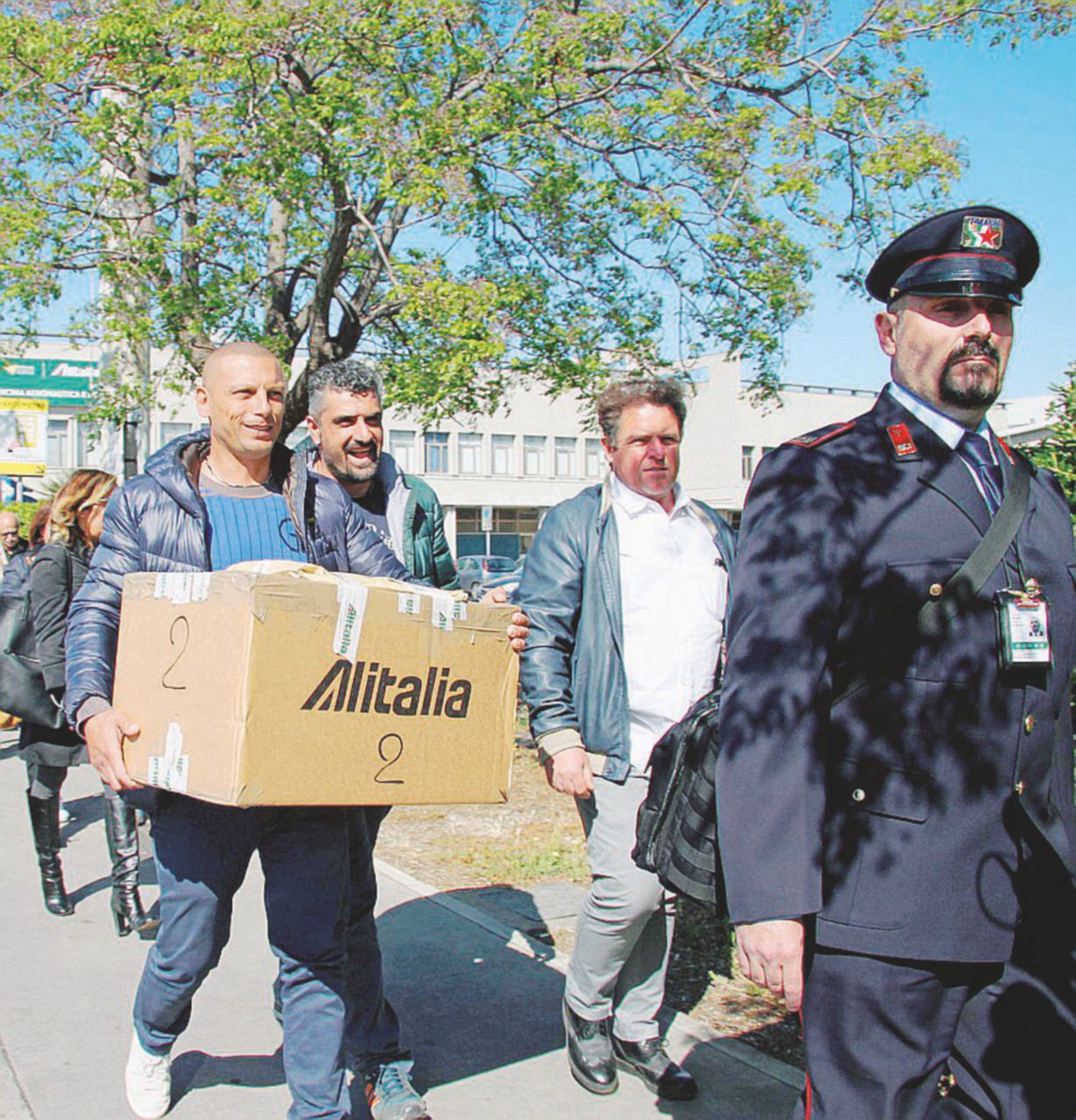 I lavoratori Alitalia hanno votato no al piano - Ansa Alitalia, i lavoratori votano. E il piano finisce al macero