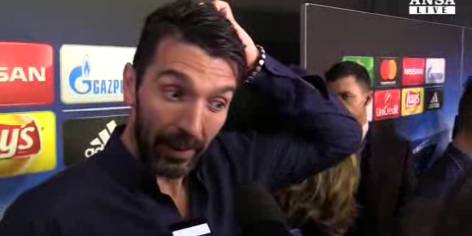 Copertina di Barcellona-Juventus, Buffon: “Non avrei mai creduto di non subire gol dal Barca”