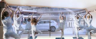 Copertina di In Gran Bretagna si va a lezione (gratis) di yoga con Volvo