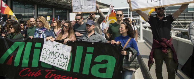 Alitalia, pre accordo azienda-sindacati per evitare commissariamento. Con una nuova garanzia pubblica
