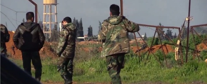 Copertina di Attacco Usa in Siria, le immagini della base di Shayrat colpita dai missili americani