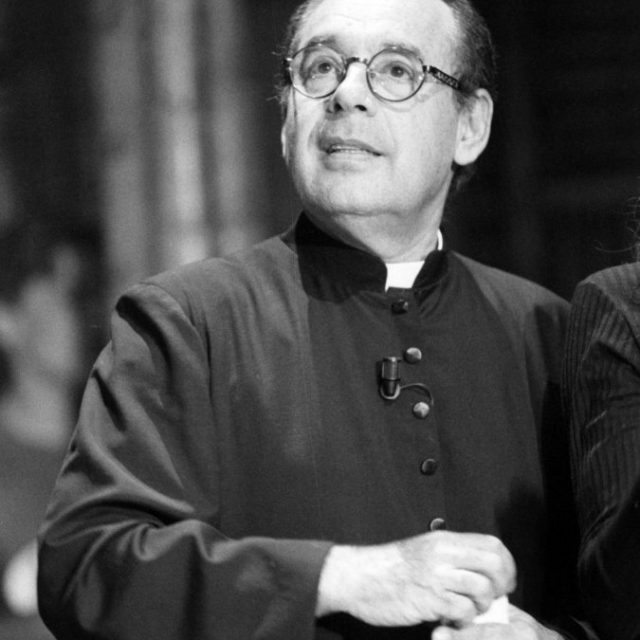 Gianni Boncompagni, addio all’autore e regista tv: aveva 84 anni. Dai programmi in radio con Arbore alle canzoni per la Carrà